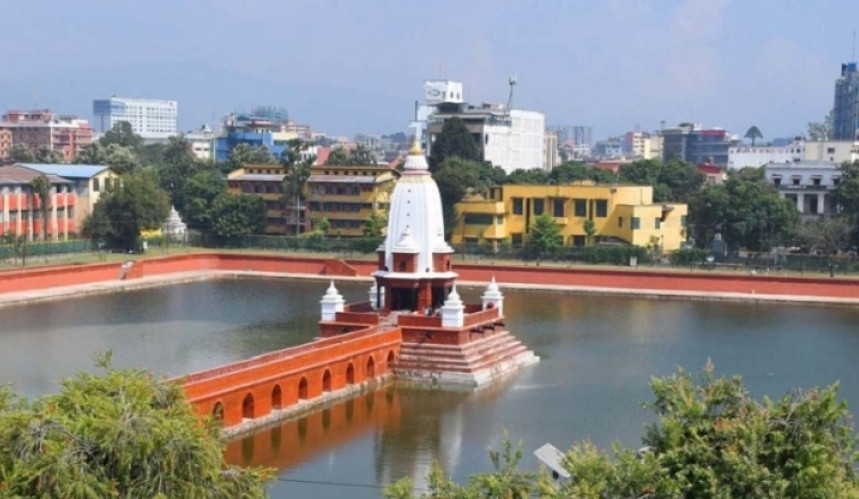 बालगोपालेश्वर मन्दिरमा टीका लगाउनेको भीड