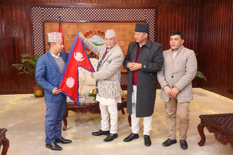 प्रधानमन्त्री ओलीले दिए पाण्डेलाई अर्जेन्टिनाको हिमाल आरोहणको शुभकामना