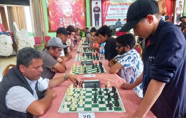 बुद्धिचाल प्रतियोगिता: आठ वर्षका बालकदेखि ६८ वर्षीय नागरिकसम्म भिड्दै