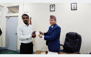 बाँकेमा पहिलो पटक आमाको नामबाट वंशजको नागरिकता जारी